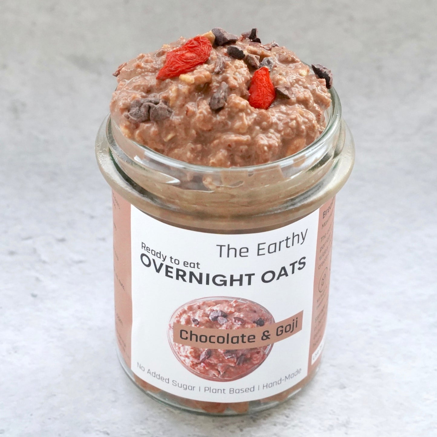 Chocolate & Goji overnight oats